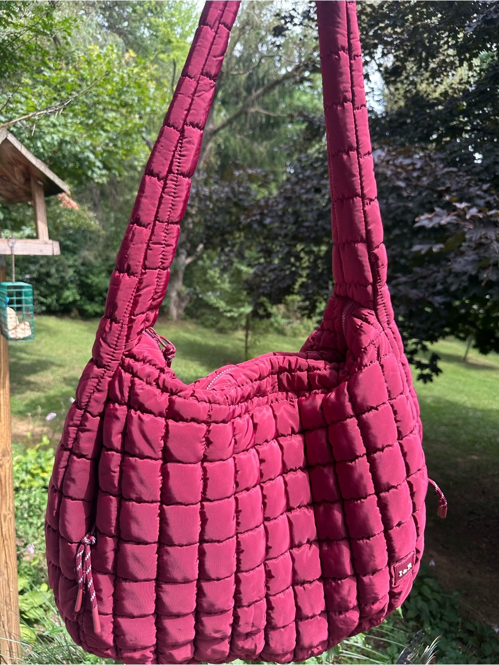 Iris & Rainbow - Dreamy Puff Iris Bag in Wine - Picture 2 of 10